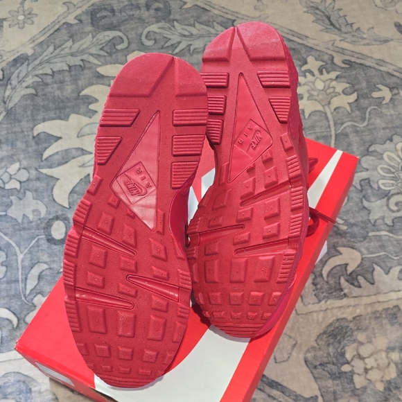Nike Air Huarache Crimson Sneakers - Picture 3 of 3